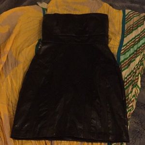 Nice mini dress never worn it size S